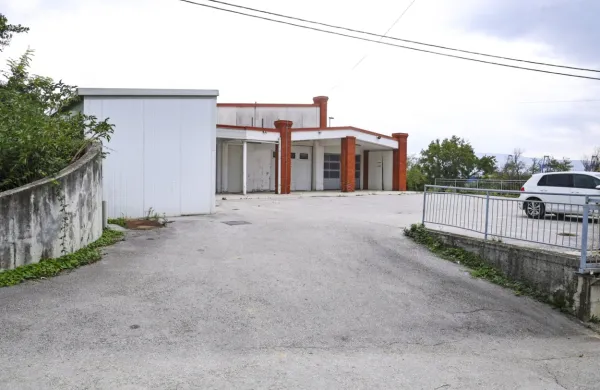 Ob stavbi, kjer bo stal zdravstveni center, bo občina lahko uredila 
zadostno število parkirnih mest.