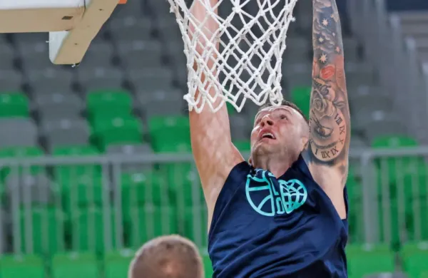 Alen Omić na treningu košarkarske reprezentance