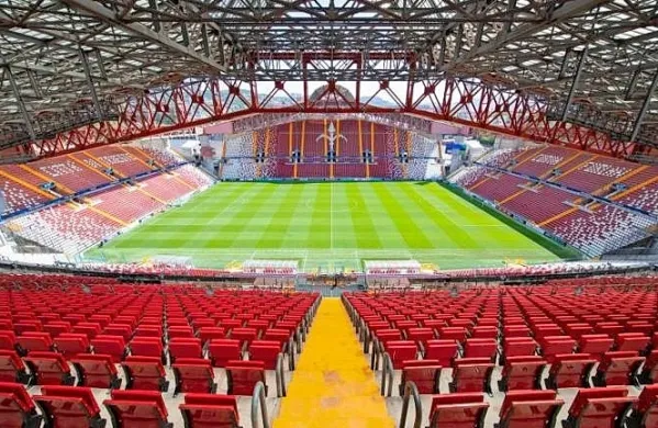 Na tržaškem stadionu pred novo sezono še ni bilo nogometašev.