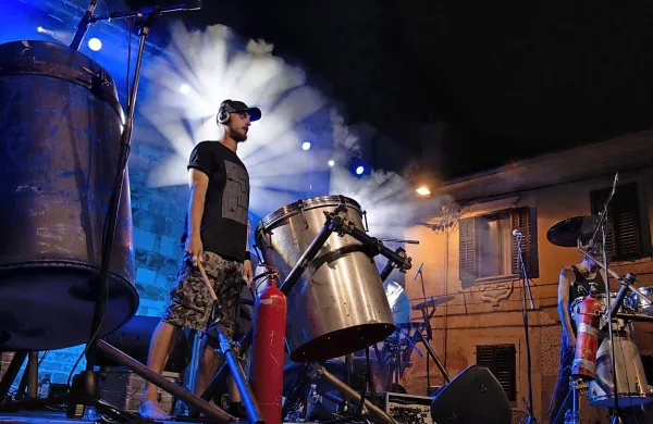 The Stroj so pred časom nastopili tudi na Jeff festivalu v  Kopru.