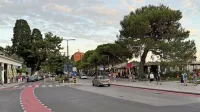  Portorožanke in Portorožani opozarjajo, da je  glasba na mnogih  
lokacijah v nočnih urah preglasna. 