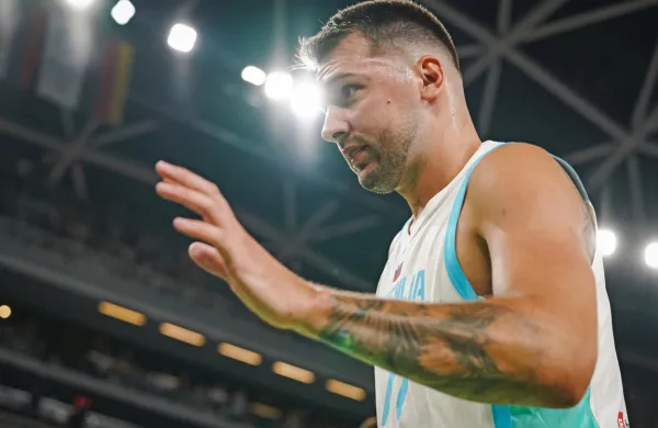 Luka Dončić danes ni nastopil na prijateljski tekmi proti Nemčiji. 