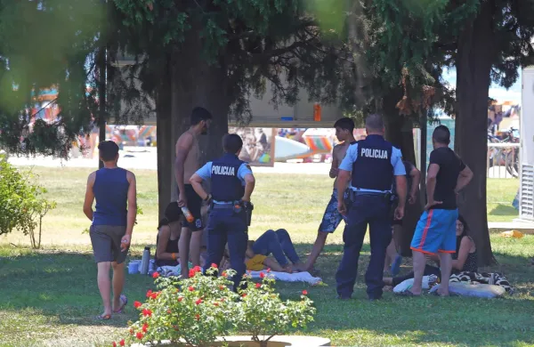 Ministrstvo: &ldquo;Mesec je prvi minister, ki se je aktivno lotil re&scaron;evanja romske problematike&rdquo;