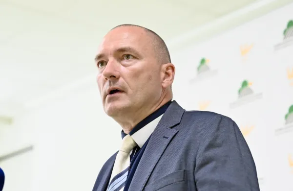 Kmetje po besedah predsednika KGZS Jožeta Podgorška opozarjajo, da je bolezen modrikastega jezika na  močnem pohodu.