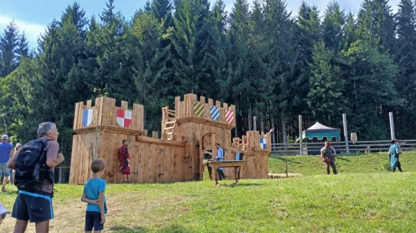 Erazmovi vite&scaron;ki dnevi vrnili Postojno v srednji vek