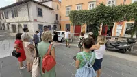 Na pohodu po pristanih zadovoljstva (tudi na Gortanovem trgu) so 
udeleženci obiskali dobrodelne organizacije in njihove člane v 
koprskem mestnem jedru. 