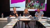 Novo sezono Kulturnega doma Nova Gorica so predstavili (z leve): 
vodja filmskega programa in kulturno-umetnostne vzgoje Mateja 
Poljšak Furlan,   nekdanja direktorica in zdaj vodja  Mestne galerije 
Pavla Jarc in novi direktor Kulturnega doma Nova Gorica Andrej 
Šušmelj.  