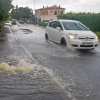 (FOTO in VIDEO) Dekani so bili več kot uro odrezani od sveta