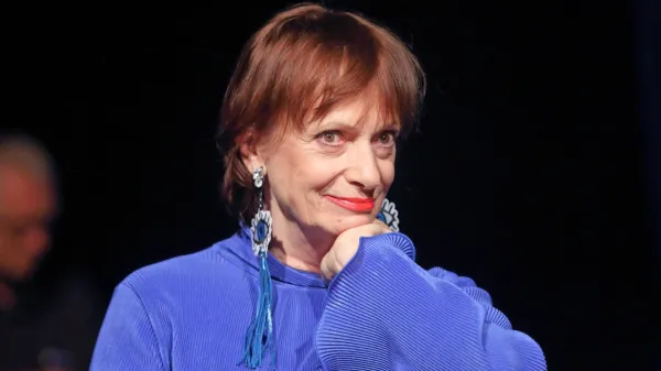 Aprila 2018 je bila Manca Košir gostja Intervjuja Primorskih novic na odru Gledališča Koper, ki ga je  vodila novinarka Vesna Humar.