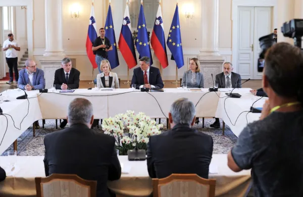 Delovno kosilo vodij poslanskih skupin pri predsedniku Borutu Pahorju