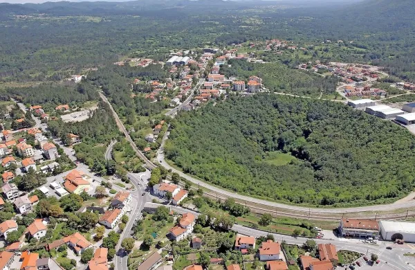 Pred poletnimi počitnicami je občinski svet občine Hrpelje-Kozina 
v prvi obravnavi sprejel spremembe in dopolnitve občinskega 
statuta. 