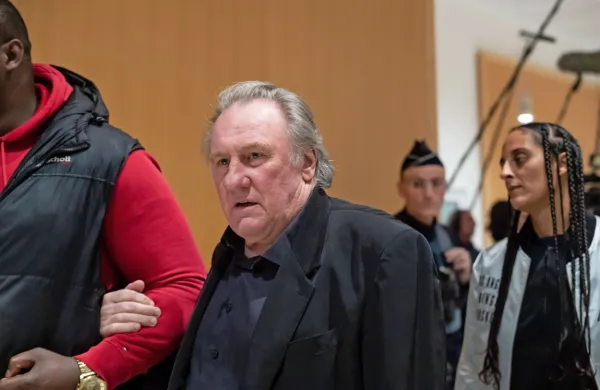 Gerard Depardieu je dolga leta veljal za velikana francoskega filma, obtožbe o zlorabah pa so ga postavile na &ldquo;črno listo&rdquo;.