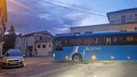“Delavski” avtobus Arrive je v ponedeljek zjutraj spet pripeljal v 
vas.