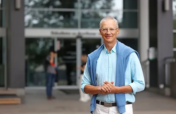 “Prebilič bi lahko bil pomočnik pri tem, da leva sredina spet sestavi 
vlado. Mirno pa se lahko zgodi tudi, da pobere 3,9 odstotka in levi 
sredini naredi veliko škodo,” meni Igor Lukšič.