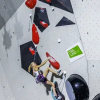 Slovenske plezalke v Kopru pi&scaron;ejo nove mejnike v svetovnem pokalu (FOTOGALERIJA)