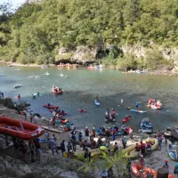 Pred kratkim na novo urejeno vstopno mesto pod čolnarno Soških 
elektrarn pri Hidroelektrarni Solkan je dobro prestalo preizkus.