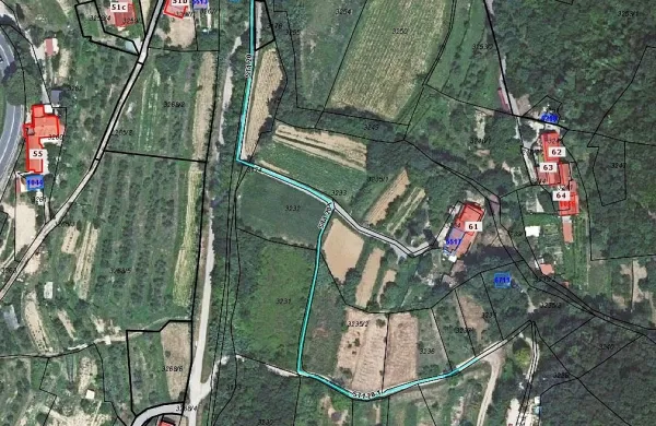 Javno podjetje Okolje Piran in Občina Piran jutri pričenjata z 
izgradnjo fekalne kanalizacije v Strunjanu, na odseku med objektoma Strunjan 65 in Strunjan 51. 