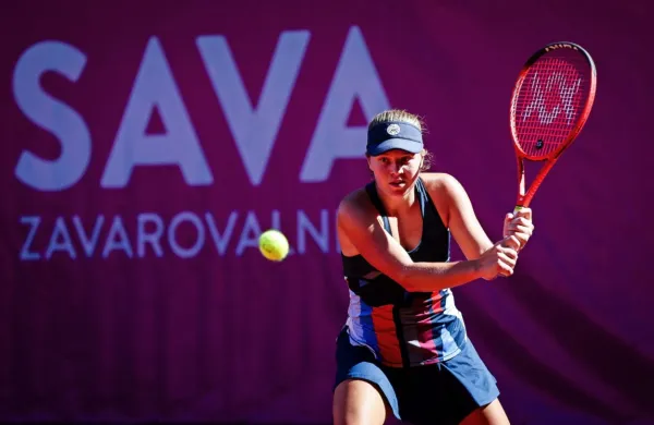 Veronika Erjavec je dobila svoj prvi posamični turnir serije WTA in 
nadaljuje z azijsko turnejo, zato letos ne bo zaigrala v Ljubljani. 