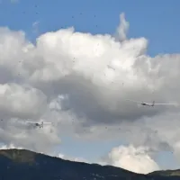 Nebo nad Vipavo so ta teden štiri dni polnili modeli motornih in 
jadralnih letal.