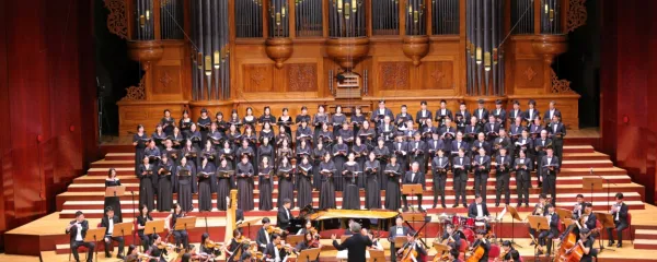Na Mednarodnem zborovskem festivalu v Tajpeju na Tajvanu so 
prvič izvedli Čopijevo novo delo Psalm Cantata za soliste, zbor in 
orkester.