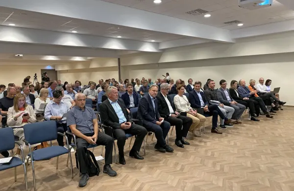 Drugi tir iz Evrope &ldquo;pripeljal&rdquo; 156 milijonov več, kot so sprva načrtovali