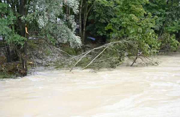 Mineva 15 let od začetka hudih poplav, ki so prizadele dobršen del 
Slovenije. 