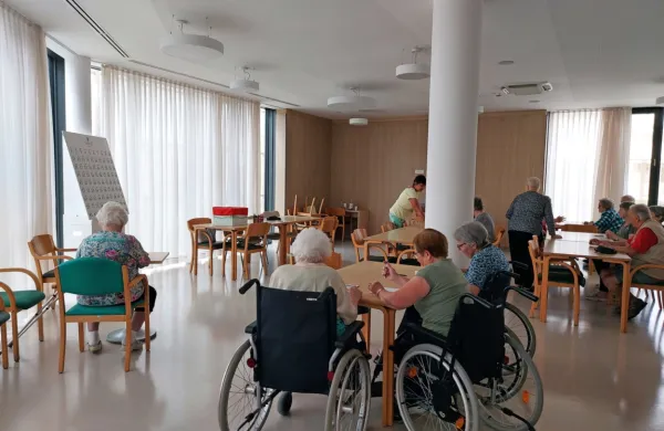 V domu je trenutno nekaj čez 140 stanovalcev, sprejem novih so 
ustavili do prihoda dodatnih kadrov.