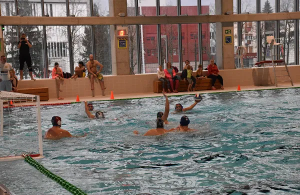 Plavalci že trenirajo, ogrevajo se tudi vaterpolisti
