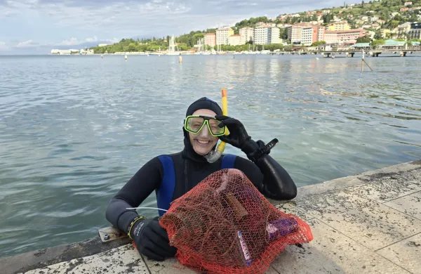 Akcijo či&scaron;čenja morskega dna so izvajali vsakih 14 dni.