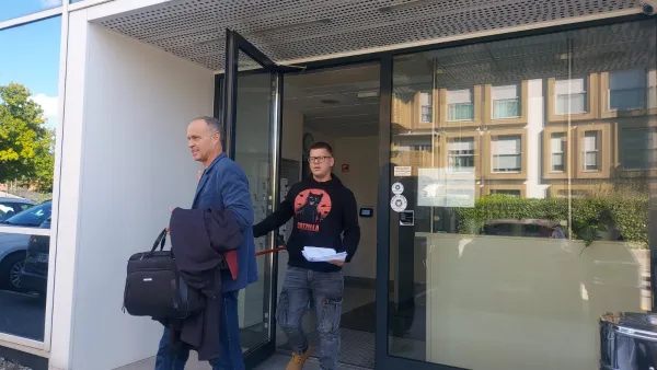 Policist na zatožni klopi zaradi &scaron;ikaniranja in groženj
