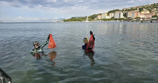 400 kilogramov smeti, a življenje pod gladino &scaron;e vedno cveti