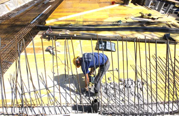 Gradbenistvo gradnja beton delavci delavec