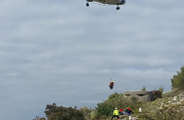 S helikopterjem v bolni&scaron;nico