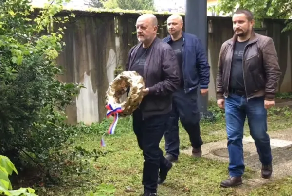 Pisemske grožnje je po&scaron;iljal Teodor Goznikar (desno), dolgoletni politični zaupnik in spremljevalec Zmaga Jelinčiča.