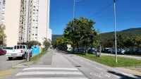 Ulica Gradnikove brigade je čedalje bolj nevarna, prav tako tudi pe&scaron;poti ob Kornu