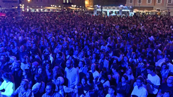 Trst 29-09-2023 - PONTEROS: Brezplacni koncert Barcolana Coma Cose