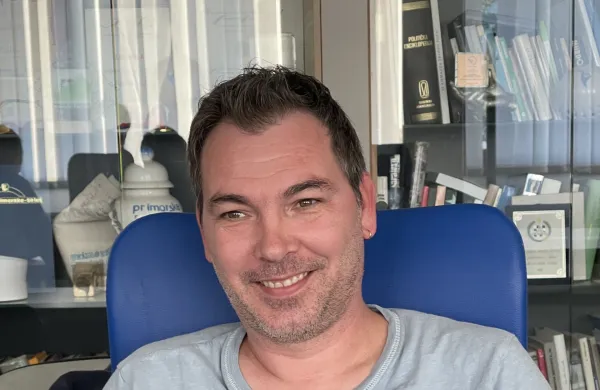 (INTERVJU) Sa&scaron;a Gržinič: &ldquo;Dlje kot bomo živeli, bolj bomo revni&rdquo;