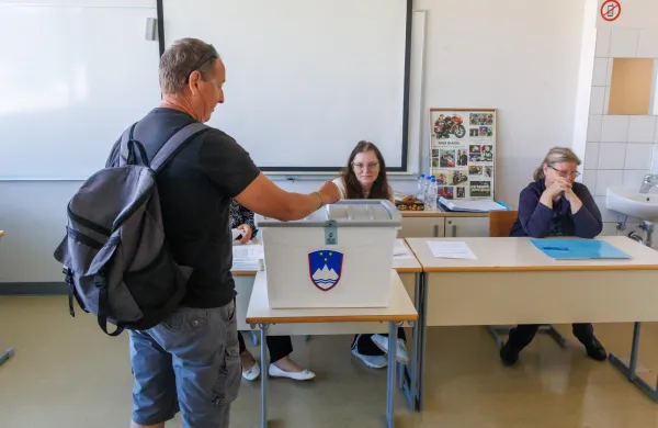 Koper, 11.5.2025Referendum, Zakonodajni referendum o ZDPIDU 2025, voli&scaron;ca, voli&scaron;ce ST&Scaron; Koper
