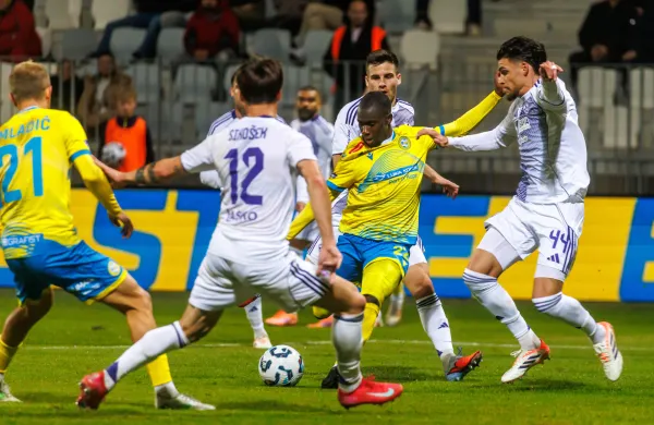 Koper, 19.20.2025Nogomet, Prva liga, Stadion Bonifika, Fc Koper - NK Maribor