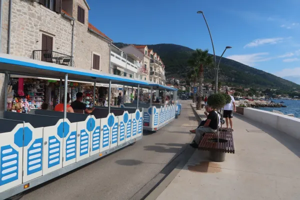 Na Braču je manj zaposleno le &ldquo;ministrstvo&rdquo; za plažno kulturo