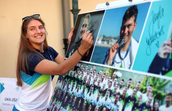 Slovenija, Ljubljana12.08.2024, 12. avgust 2024&scaron;portnice in &scaron;portniki se družijo z novinarji po vrnitvi iz Olimpijade Parizu. Andreja Le&scaron;ki Foto:Borut ?ivulovi?/BOBO