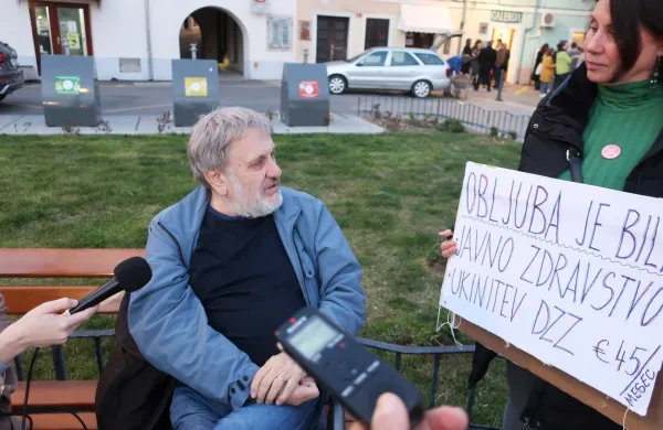 dr. Slavoj Žižek Ljuba Milju&scaron;evićSalsa Verde galerija Izola april 2023Razstava Voranc Vogel Pocestnice