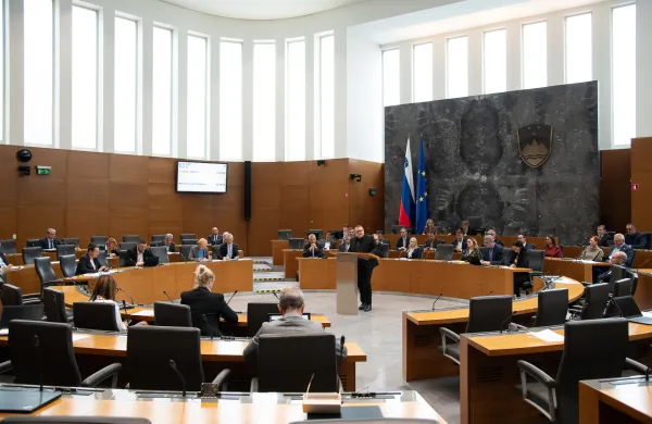 Ljubljana, DZ.Izredna seja DZ, na kateri obravnavajo interpelacijo o delu in odgovornosti ministra za solidarno prihodnost Simona Maljevca.