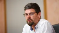 Slovenija, Ljubljana, 17.07.2024, 17. julij 2024Podpis dokumenta o usklajenosti prenove pla&Auml;Ťnega sistema v javnem sektorju med vlado in reprezentativnimi sindikati javnega sektorja,politika, sindikati, Branimir Ĺ&nbsp;trukelj, Franc Props, Jakob Po&Auml;ŤivavĹˇek, Klemen BoĹˇtjan&Auml;Ťi&Auml;ŤFoto:Borut Ĺ˝ivulovi&Auml;&Dagger;/Bobo