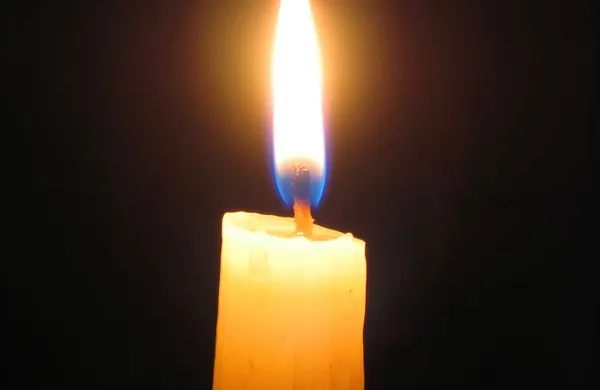 sveča rajni 1. prvi november dan mrtvih
