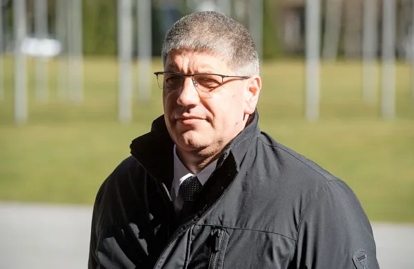 Minister po tragičnem dogodku v Novem mestu izdal usmeritve in obvezna navodila generalnemu direktorju policije