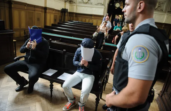koda 3 - 11.00 nadaljevanje sojenja zoper domnevna roparja SKB banke Sasa Noseta in Dejana Vidmarja; okrozno sodisce, Tavcarjeva 8, LJUBLJANAFoto: Nebojsa Tejic/STA
