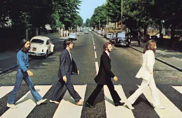 FanĂˇticos de Los Beatles celebran los 50 aĂ&plusmn;os de la mĂ&shy;tica,Image: 783155160, License: Rights-managed, Restrictions: Prohibido el uso o reproducci&Auml;'Ĺ'n de esta imagen en Costa Rica, Model Release: no, Credit line: -/Newscom/Profimedia