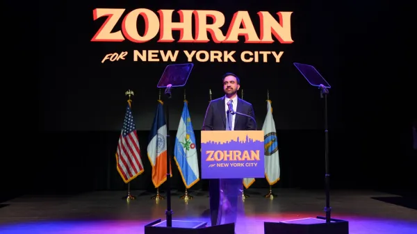 Zohran Mamdani je Trumpovim grožnjam navkljub uspel prepričati večino volilcev.