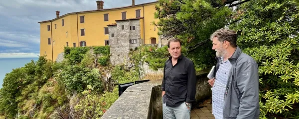 Lepota od nekdaj poganja človeka, da bi se ji približal, jo posedoval&nbsp;...
